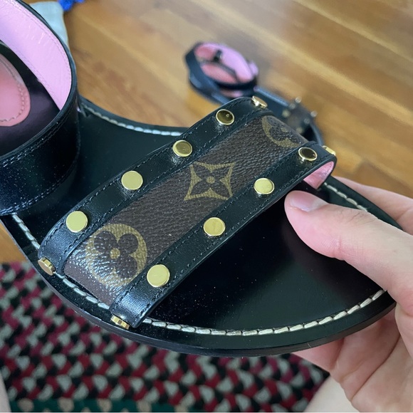 Authentic Louis Vuitton Passenger Flat Sandals - Black Size 40 - Picture 5 of 13
